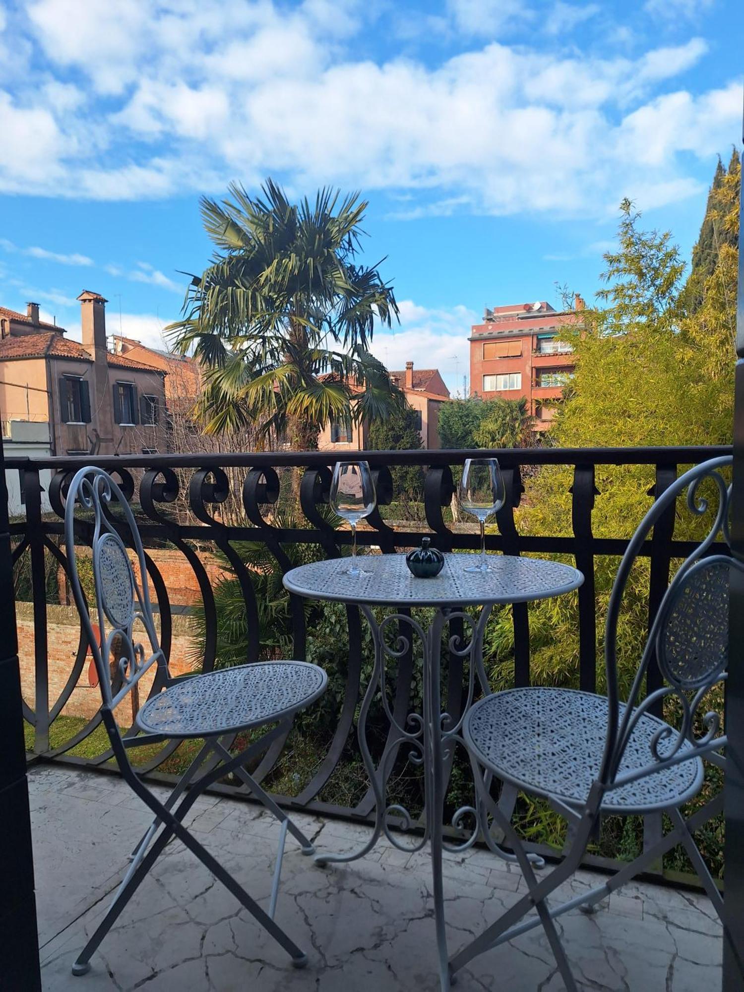 Appartamenti Inside Palazzo Foscarini Venedig Eksteriør billede