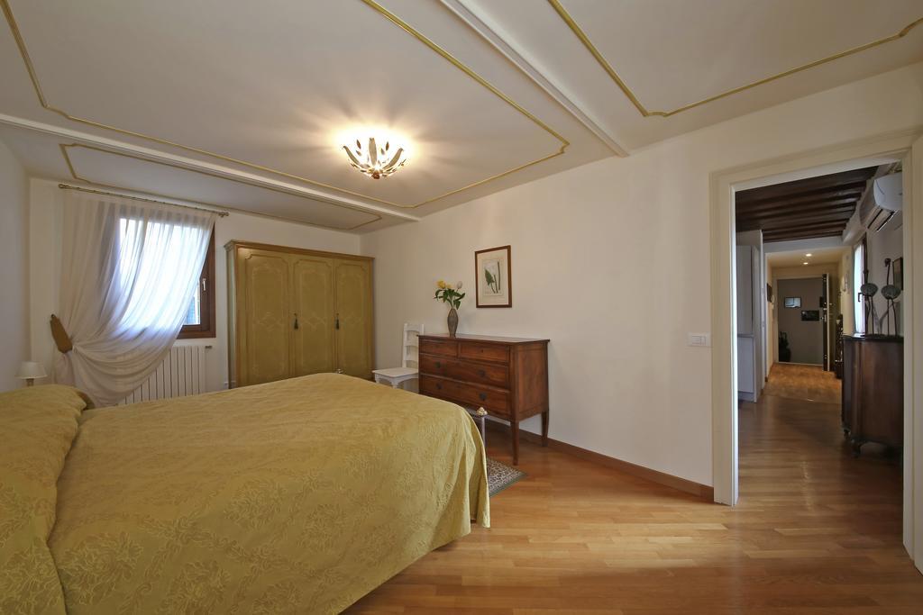 Appartamenti Inside Palazzo Foscarini Venedig Eksteriør billede